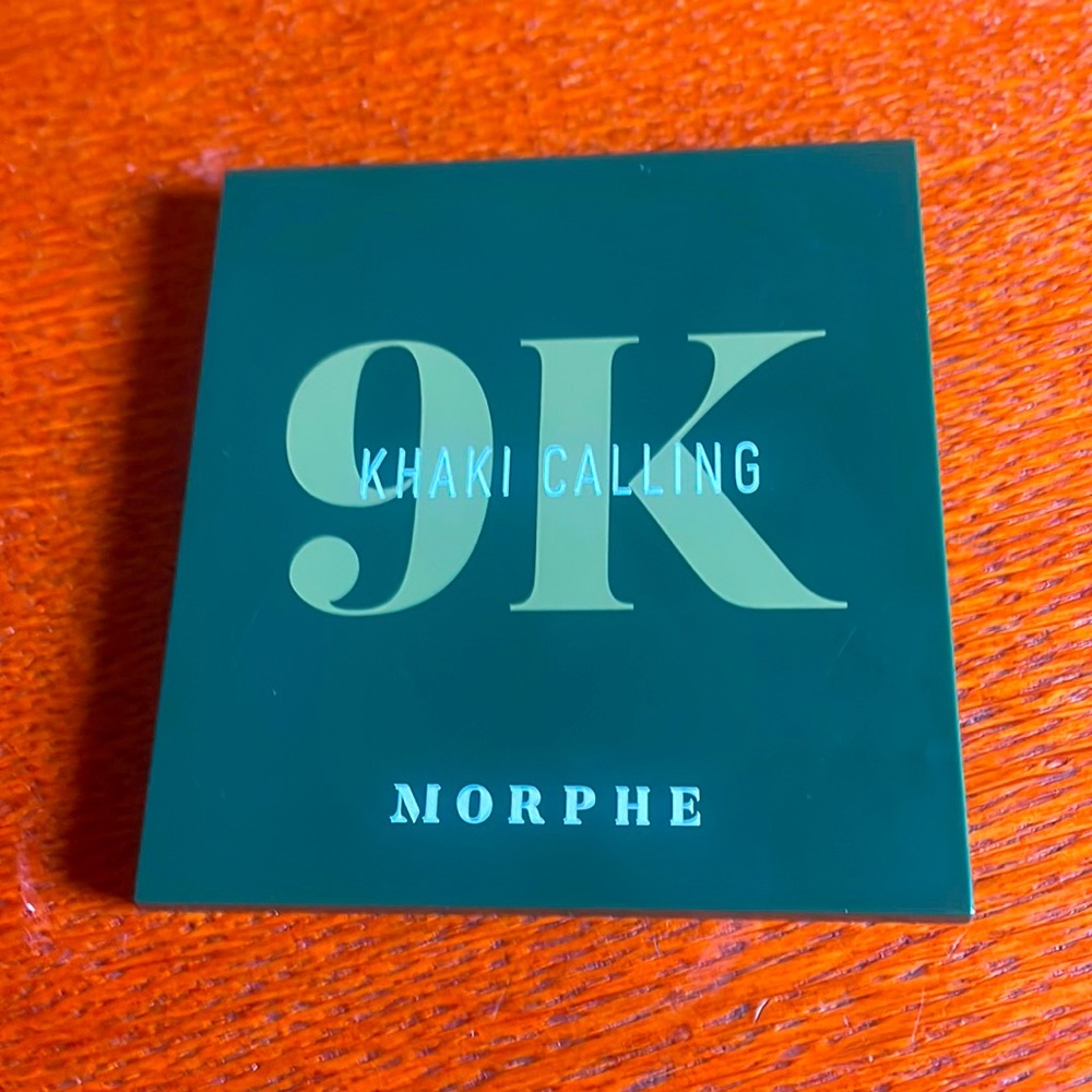 Morphe 9k Khaki Calling Artistry Palette